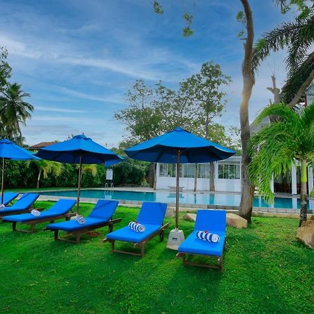 Diya Dahara Lake Resort Yala Dış mekan fotoğraf