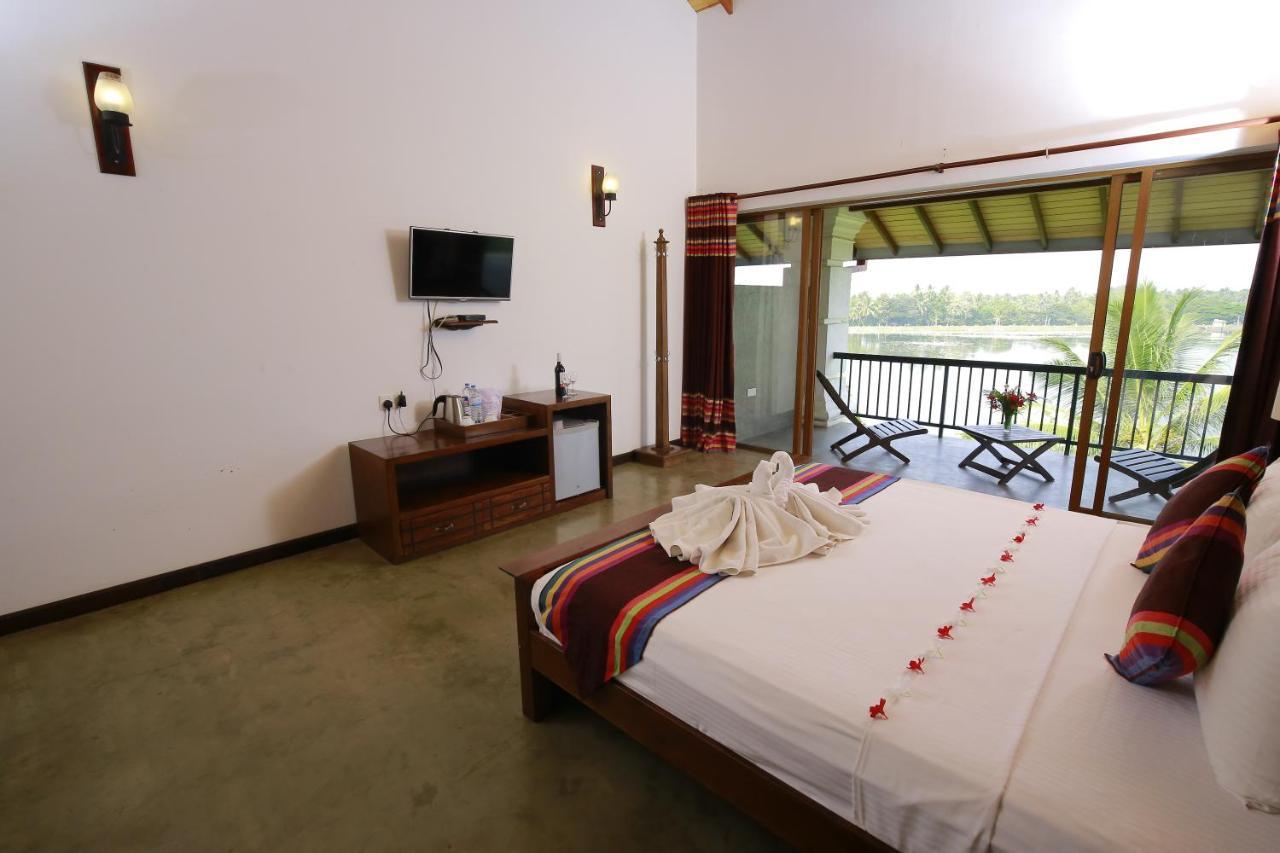 Diya Dahara Lake Resort Yala Dış mekan fotoğraf