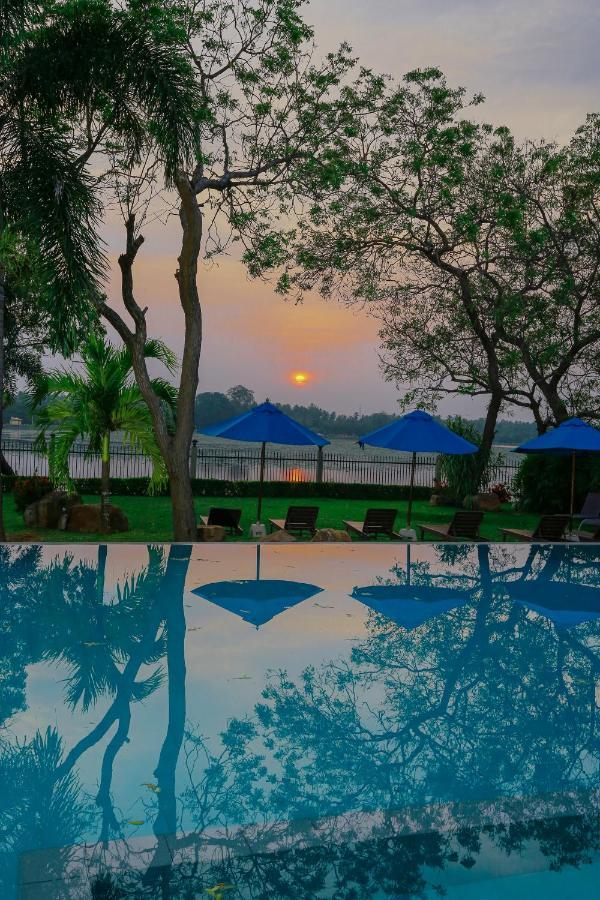 Diya Dahara Lake Resort Yala Dış mekan fotoğraf