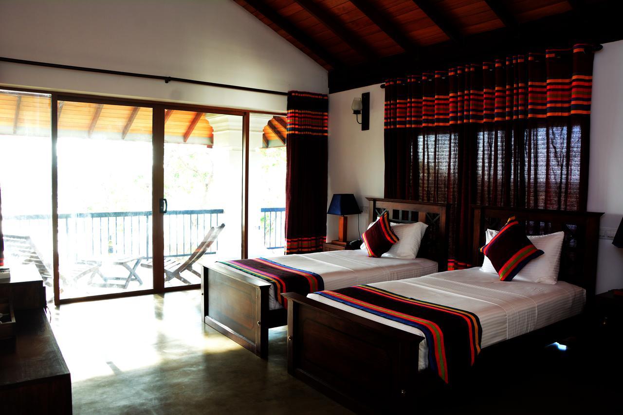 Diya Dahara Lake Resort Yala Dış mekan fotoğraf