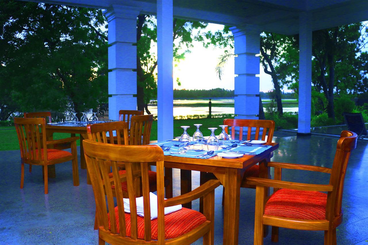 Diya Dahara Lake Resort Yala Dış mekan fotoğraf