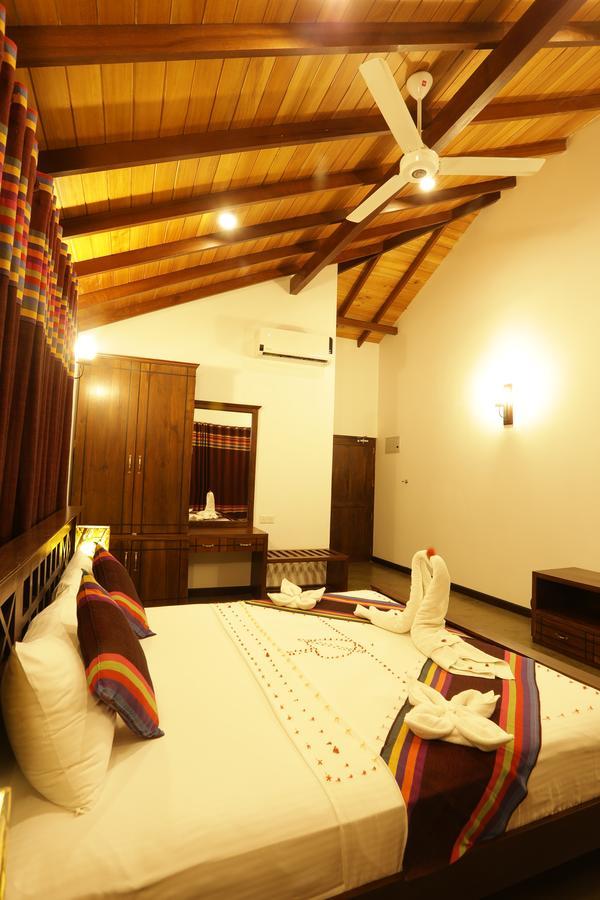 Diya Dahara Lake Resort Yala Dış mekan fotoğraf