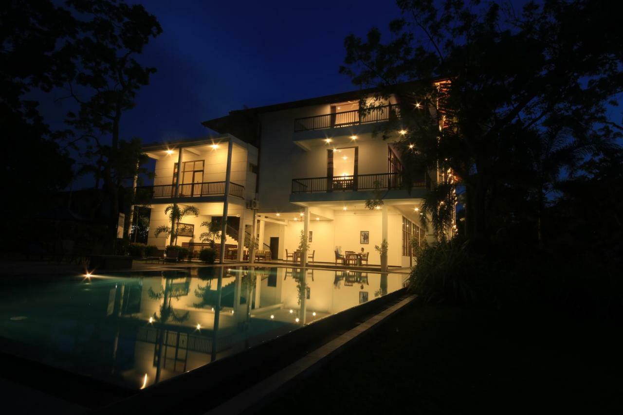 Diya Dahara Lake Resort Yala Dış mekan fotoğraf