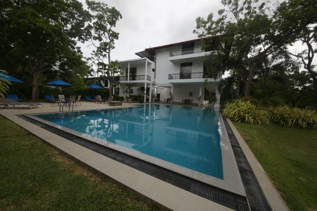 Diya Dahara Lake Resort Yala Dış mekan fotoğraf